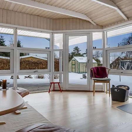 Alexis - 500m From The Sea By Interhome