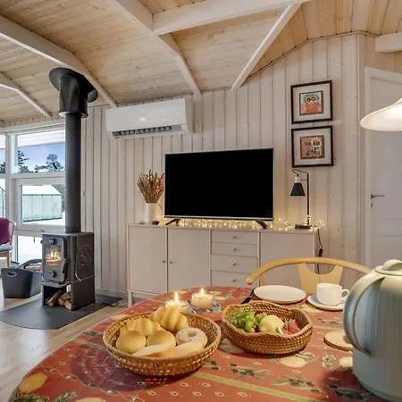Alexis - 500m From The Sea By Interhome